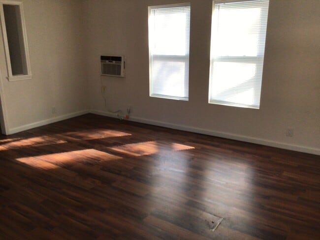 Building Photo - 3  bedroom 2 bath Mobile Home with a  Larg...