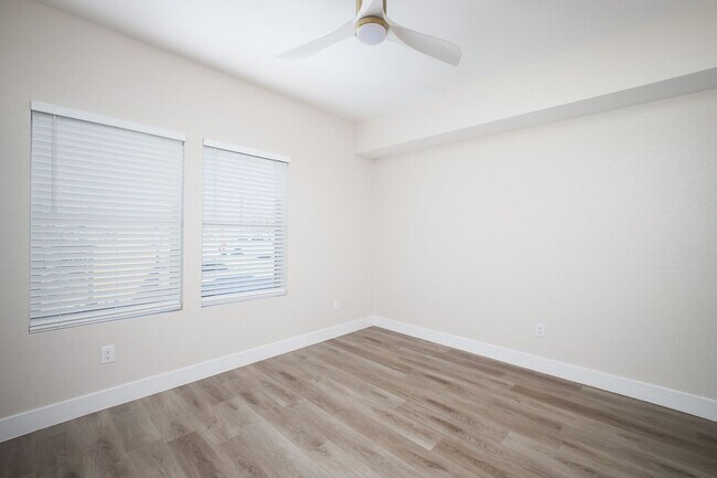 Building Photo - All Units Are Available With Brandnew Full Appliance Package