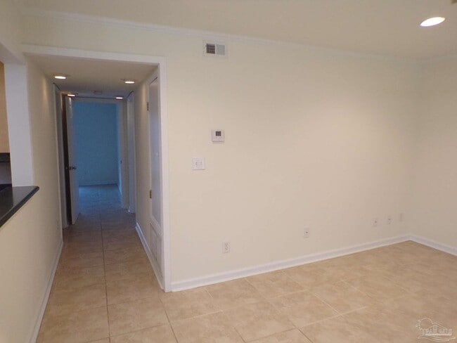 Building Photo - 710 Scenic Hwy