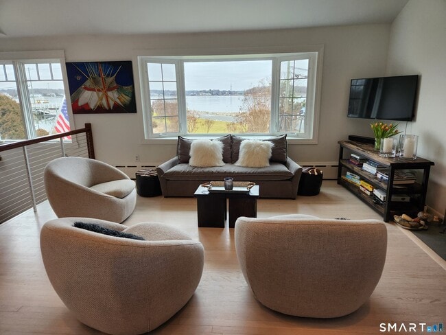 Building Photo - 4 Spriteview Ave