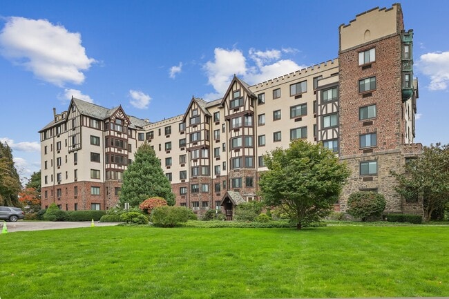 Building Photo - 47 Lafayette Pl