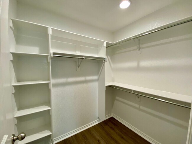 Building Photo - 1660 Gallant Fox Ln