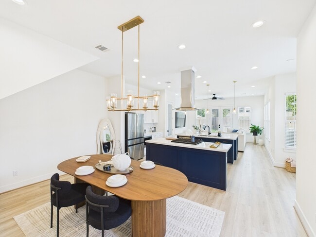 Building Photo - 4306 Idaho St