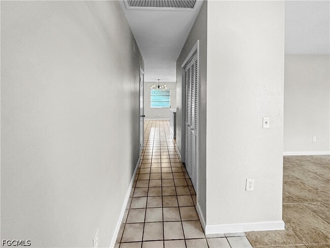 Building Photo - 206 SE 46th Ter