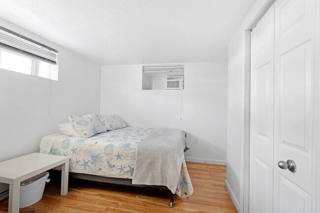 Building Photo - 875 Granite St