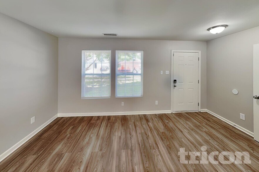 Building Photo - 2624 Stream Bank Dr