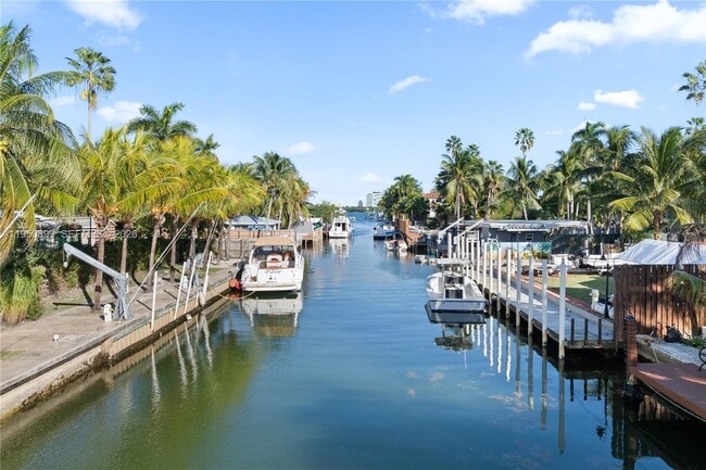 Building Photo - 1071 NE 83rd St