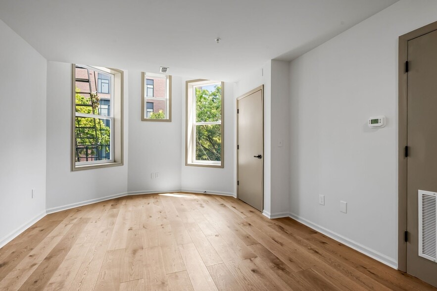 Building Photo - 1741 Park Ave