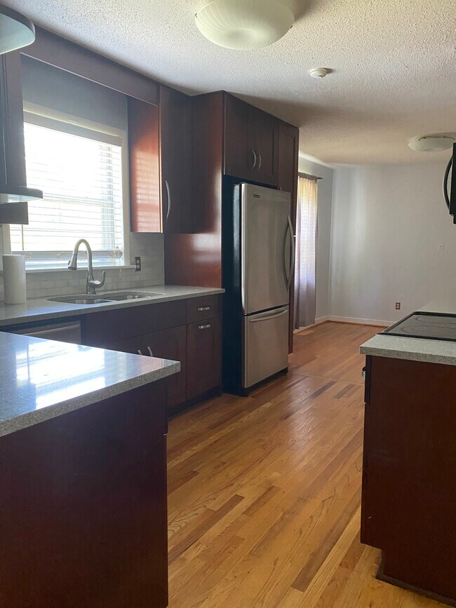 Building Photo - 5820 7th Ave S