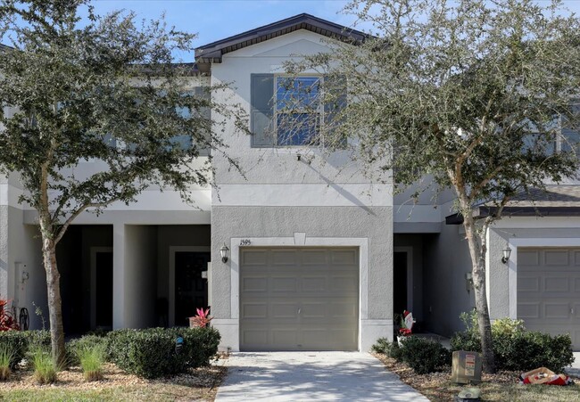 Building Photo - 1595 Cassius St