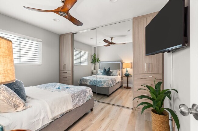 Building Photo - Furnished or Unfurnished Turn Key Updated Home in the Heart of the Peninsula