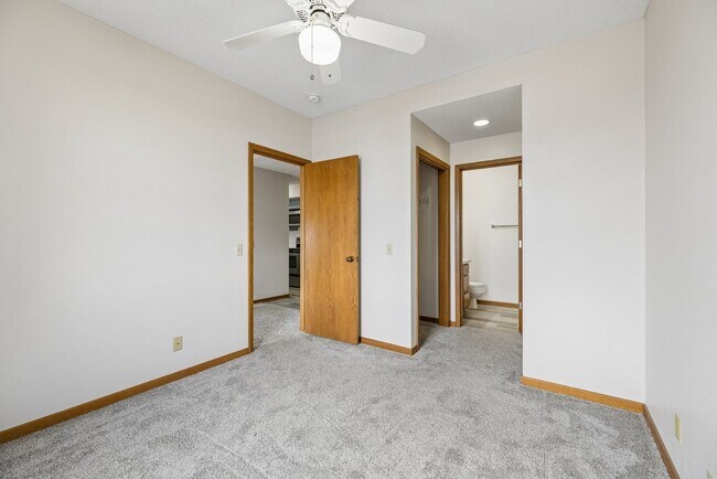Building Photo - 139 N 11th St