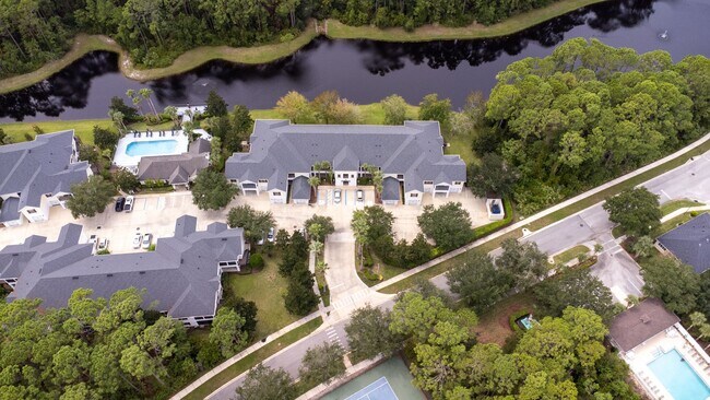 Building Photo - Belle Haven 2-Bedroom Condo with Pond View...