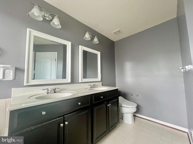 Building Photo - 1155 Carinoso Cir