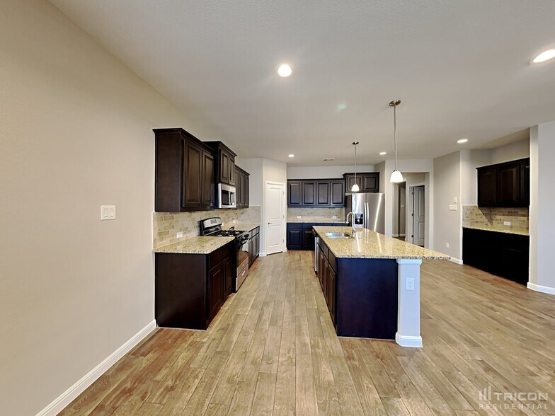 Building Photo - 4808 Bronzeleaf Ln