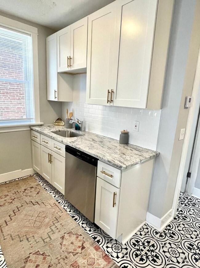 Building Photo - 2112 Maury Ave