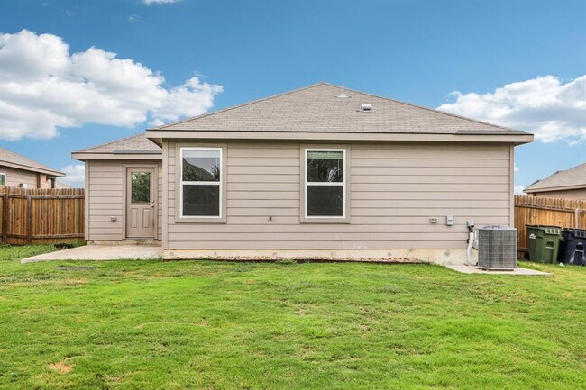 Building Photo - 1040 Riverdale Cove