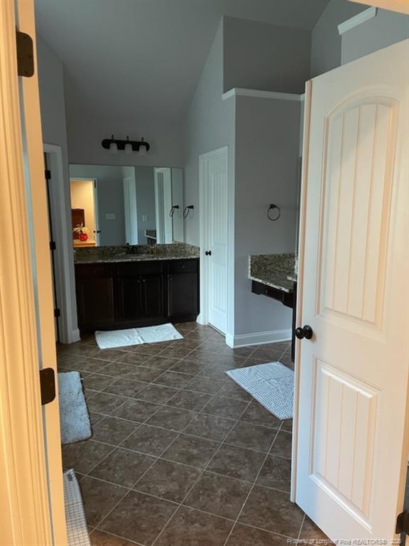 Building Photo - 3209 Cragburn Pl
