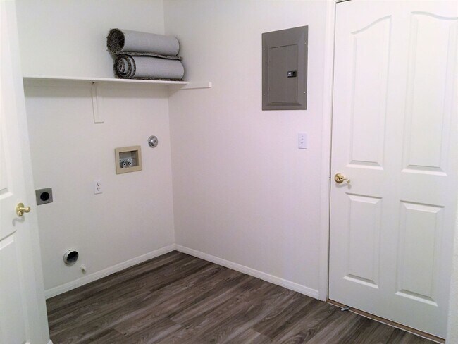 Building Photo - 7020 E Pueblo Ave