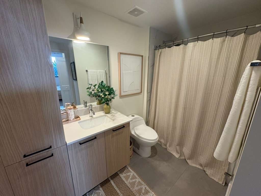 Building Photo - 2170 NE 168th St