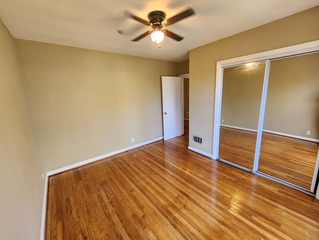 Building Photo - Three Bedroom Home!