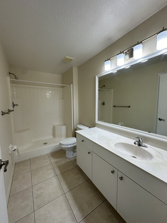 Building Photo - Charming 2-Bed, 2-Bath Home on Foxwood Dri...