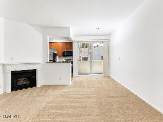 Building Photo - 620 S Gramercy Pl
