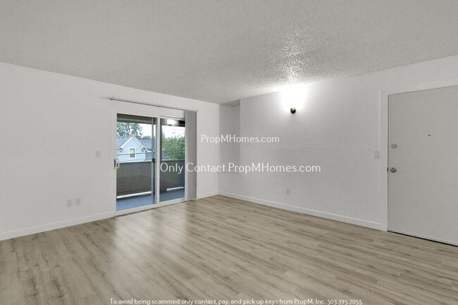 Building Photo - Updated Two Bedroom Unit - First Month Free!