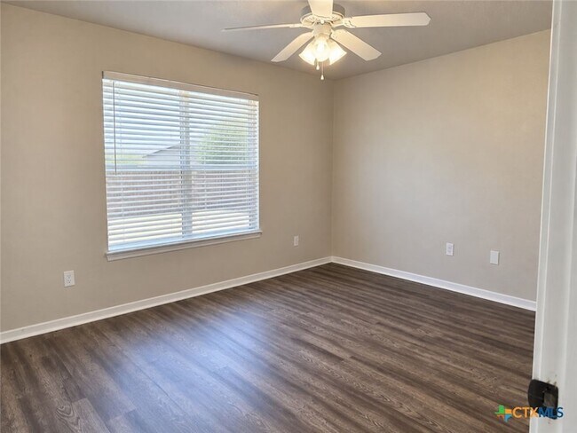 Building Photo - 3610 Del Mar Ct
