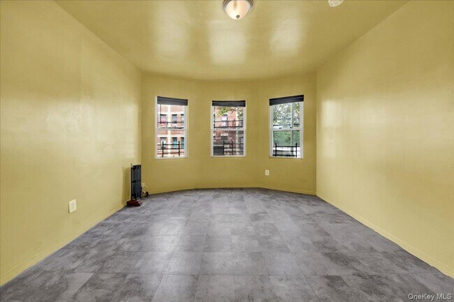 Building Photo - 89 Saratoga Ave