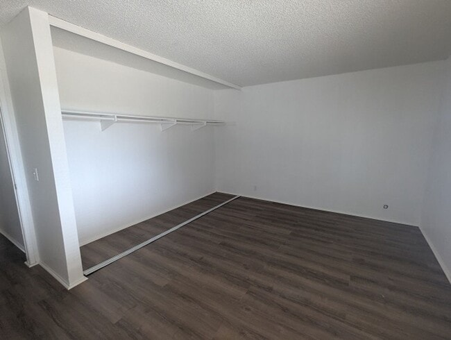 Building Photo - 4 Bedroom, 2 Bath - Single Story Home in P...