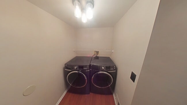 Building Photo - "Chic & Spacious 2-Bed Condo in Sterling Heights – 2.5 Baths & 1383 Sq. Ft. of Comfort!"