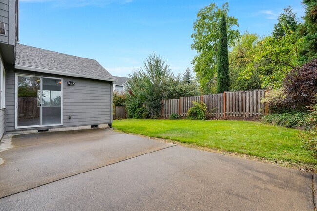 Building Photo - Beautiful 4 Bed, 3 Bath Rental Home in Bea...