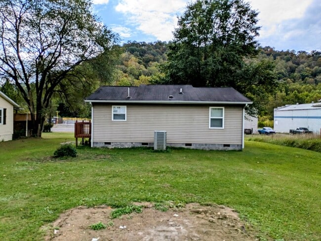 Building Photo - 34 Blackstone Ln