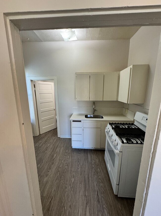 Building Photo - Nehalem Place