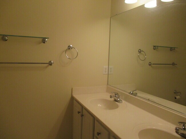 Building Photo - 11420 Avery Green Ct