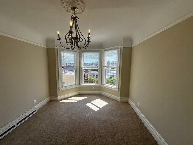 Building Photo - 817-821 Oak Street (7057r)