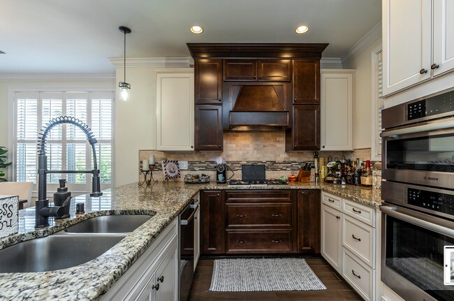 Building Photo - Beautiful Beaumont townhome – $3,000/Month