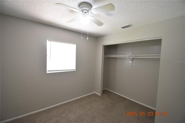 Building Photo - 4432 Tarpon Dr