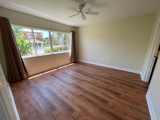 Building Photo - ANNUAL RENTAL - 3 BED / 2 BATH WITH CARPOR...