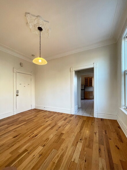 Building Photo - 2716 W North Ave