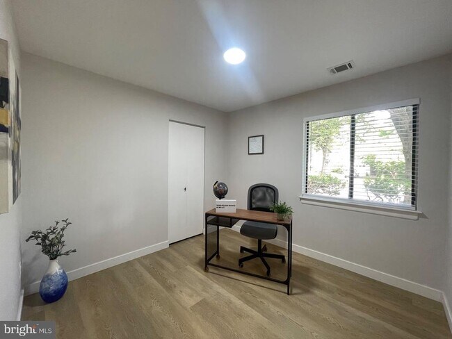 Building Photo - 11307 Gatesborough Ln