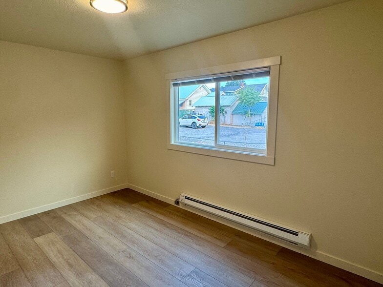 Building Photo - 535 Methow St