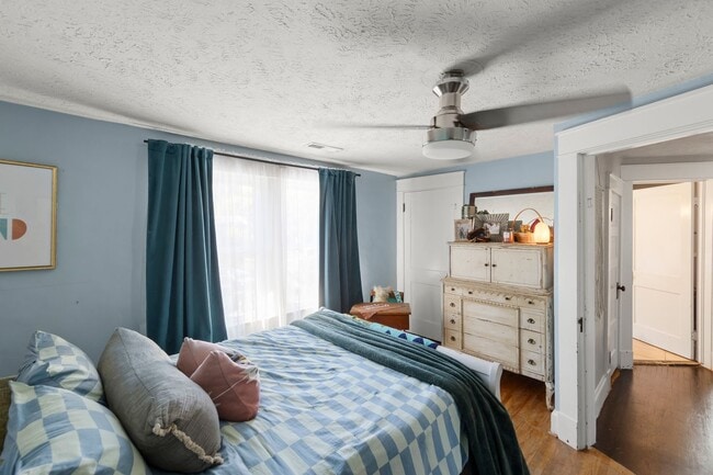 Building Photo - 308 W Main St