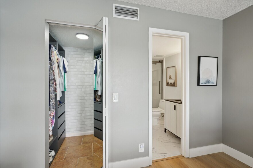 Building Photo - 6277 Bahia del Mar Blvd