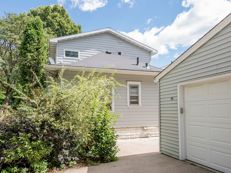 Building Photo - 961 18th Ave SE