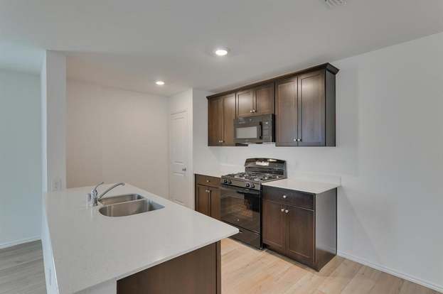 Building Photo - 417 Laurenbrooke Dr