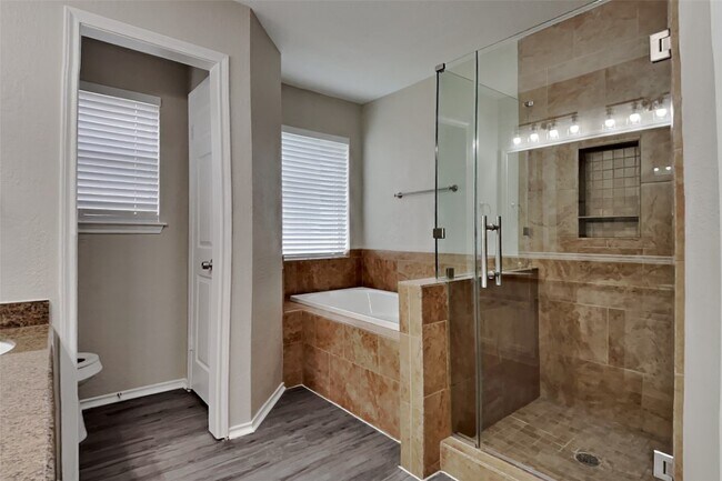 Building Photo - 16907 Spruce Run Dr