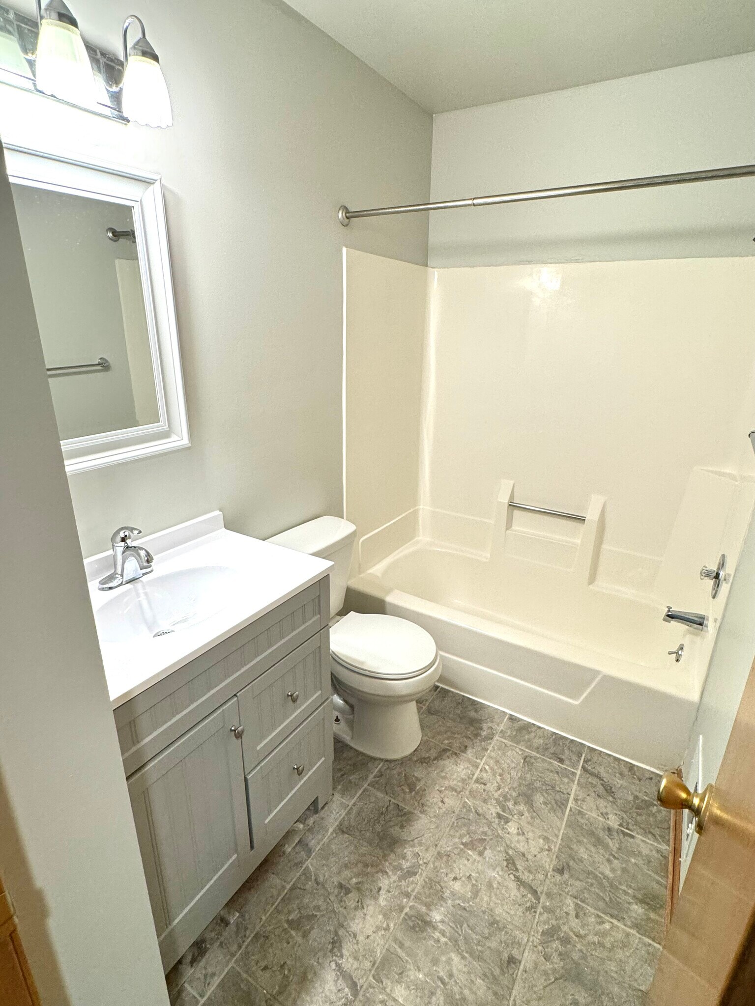 Building Photo - 6791 Pleasantview St NE