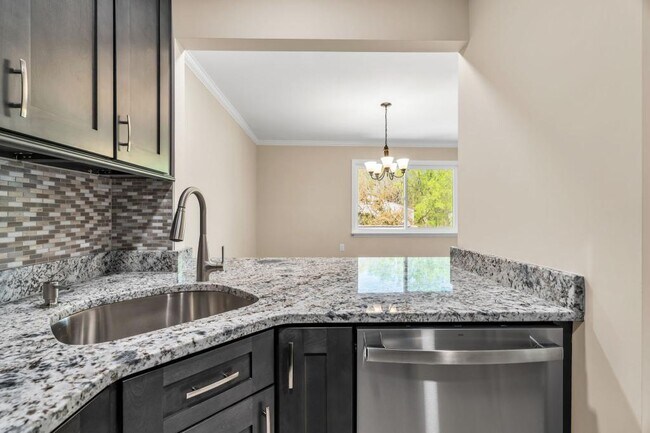 Building Photo - 15B Andover Ct